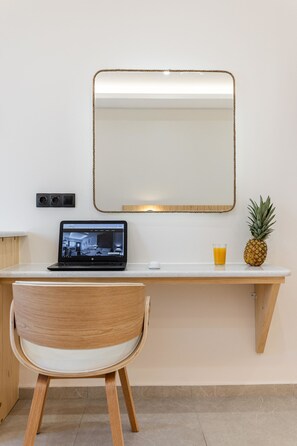 Studiosvit Comfort - 1 kingsize-säng med bäddsoffa | Interiör