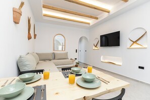 Superior Suite, Multiple Beds | Private kitchen