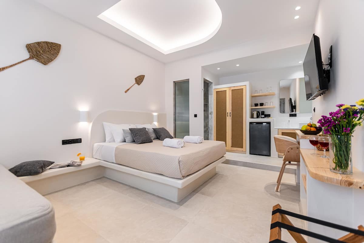 Egyptian cotton sheets, premium bedding, memory-foam beds, free minibar