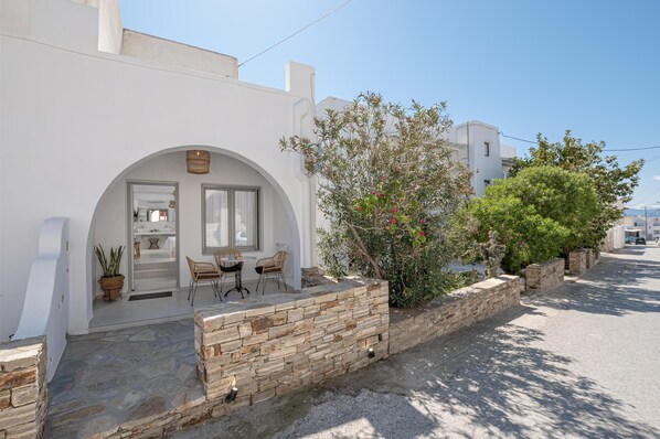 Exterior - Adama's Suites Naxos (Naxos)