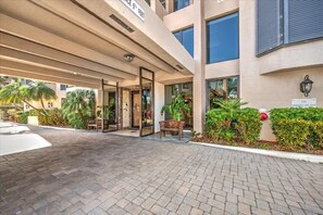 Exterior detail - Rare Availability Beachfront Princess Del Mar 3/3 (Marco Island)