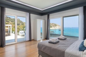 4 bedrooms, in-room safe, iron/ironing board, travel cot