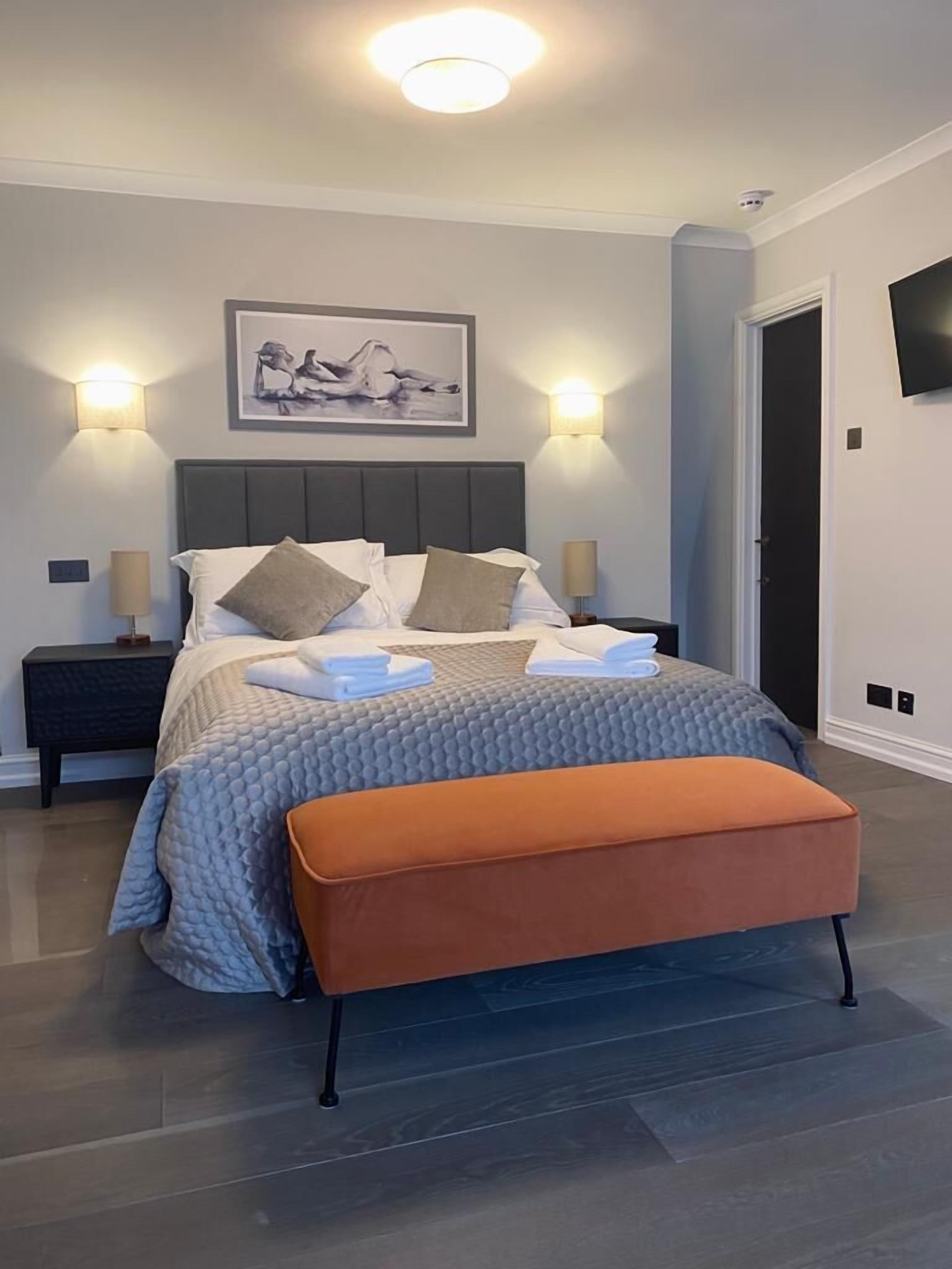 3 bedrooms, free WiFi, bed sheets