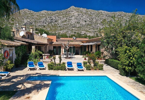 Pool - Villa Martorell, 3 bedroom villa near crystalline beaches of Cala Sant Vicenç (Pollença)