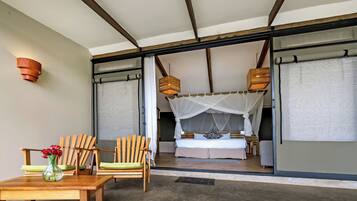 Premium bedding, in-room safe, blackout drapes, iron/ironing board