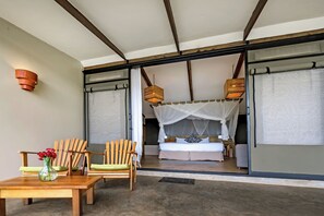 Premium bedding, in-room safe, blackout drapes, iron/ironing board