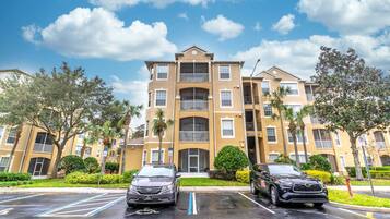 Condo (2774 Windsor Hills) | Exterior