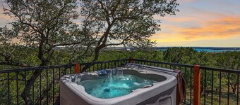 Scenic Treehouse I Hot Tub, Lake views