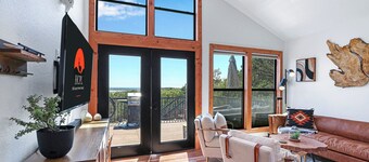 Scenic Treehouse I Hot Tub, Lake views