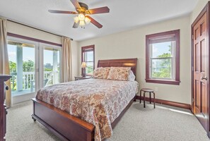 5 bedrooms, desk, free WiFi, bed sheets - Canalfront Frisco Home with Private Pool, Elevator, Private Boat Dock, Game Room (Frisco)