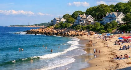 *1710 Historic Downtown 2BR |Salem+Witch Trials