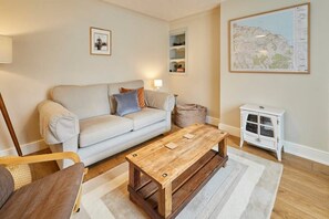 TV, bøker og kontorer