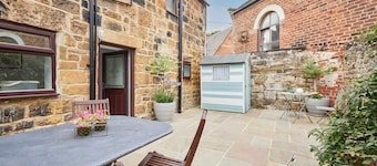 Host & Stay | Stone Row