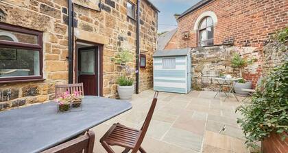 Host & Stay | Stone Row