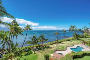 Pool - Direct Oceanfront Newly Remodeled! (Wailuku)