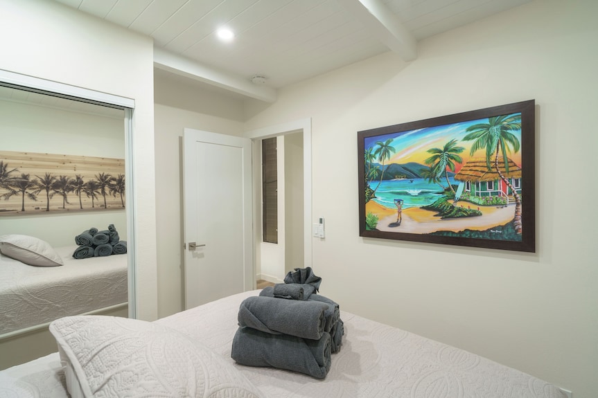Direct Oceanfront Newly Remodeled! - Kahului, HI