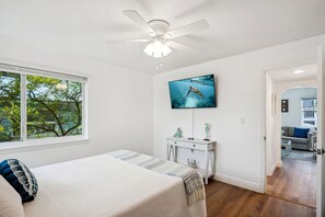 1 habitación, tabla de planchar con plancha, wifi gratis y ropa de cama 