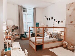 2 bedrooms, desk, free WiFi, bed sheets