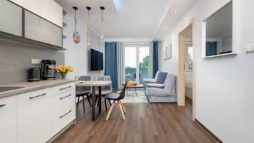 Apartment, 1 Schlafzimmer, Balkon | Wohnzimmer