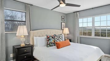 3 bedrooms, iron/ironing board, WiFi (free), bed sheets