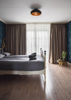 3 chambres, fer et planche à repasser, lit de bébé portatif, Wi-Fi