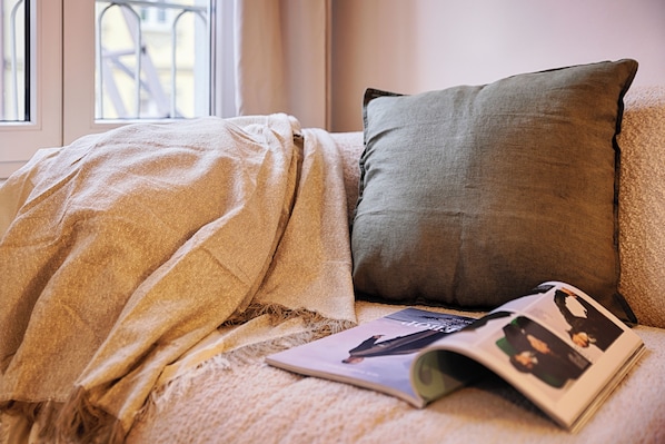 Apartament urbà | Mobiliari individual, planxa i posts de planxar i wifi gratuïta