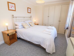 2 bedrooms, individually decorated, individually furnished, free WiFi