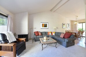 Apartment, 2 Schlafzimmer | Wohnbereich