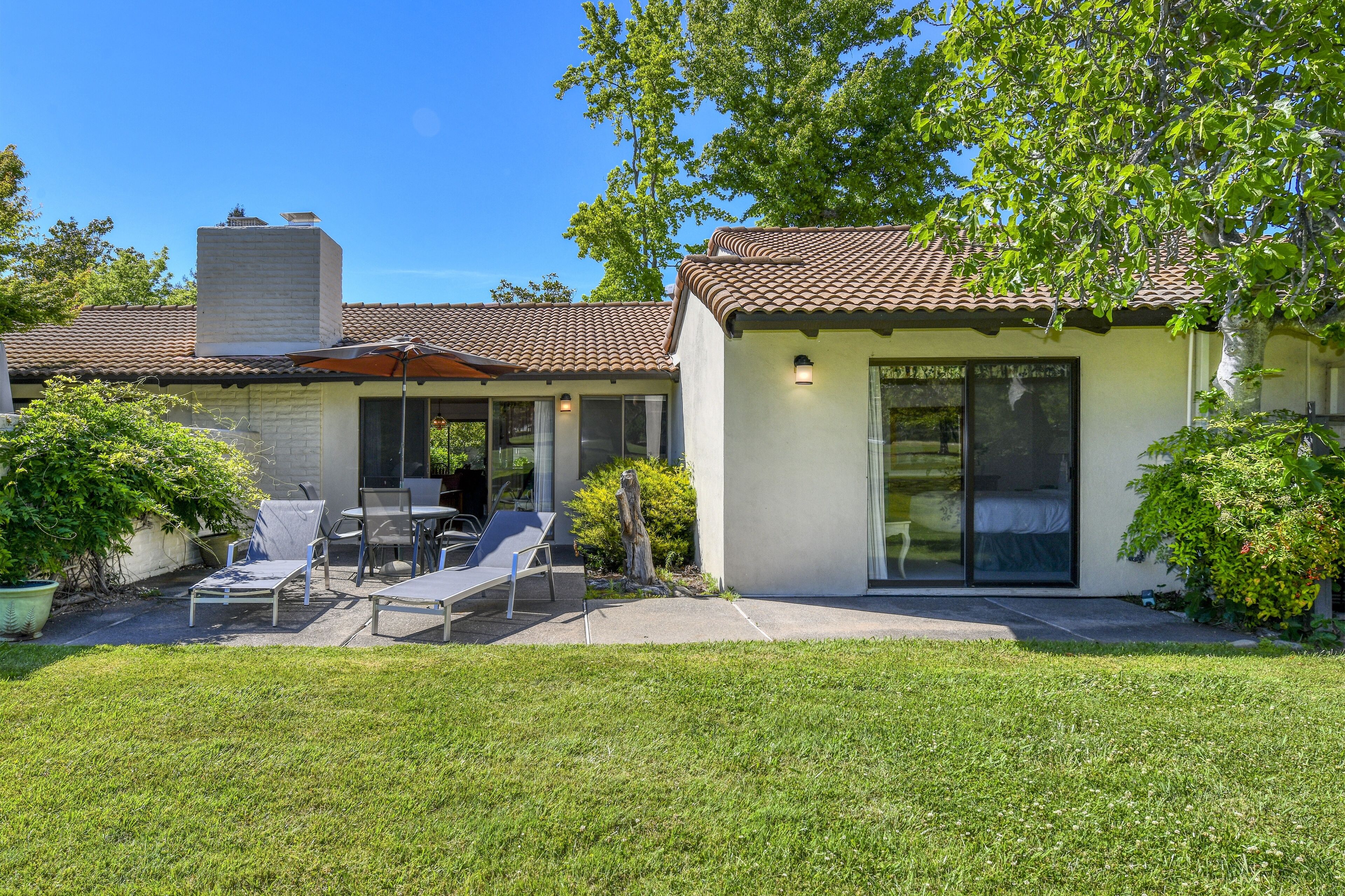 Condo, 2 Bedrooms | Exterior