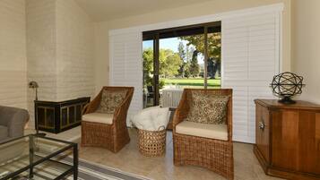 Condo, 2 Bedrooms | Interior