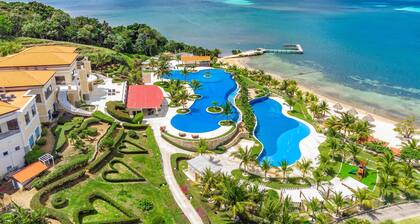 Pristine Bay 1106 4 Bedroom Home by RedAwning