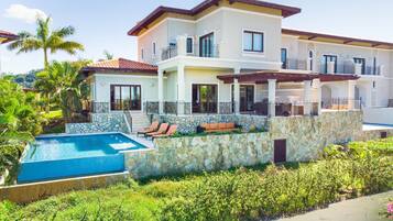 House, 4 Bedrooms | Exterior
