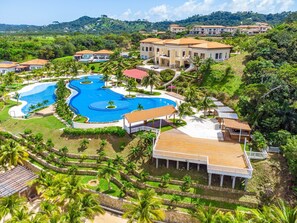 House, 4 Bedrooms | Exterior