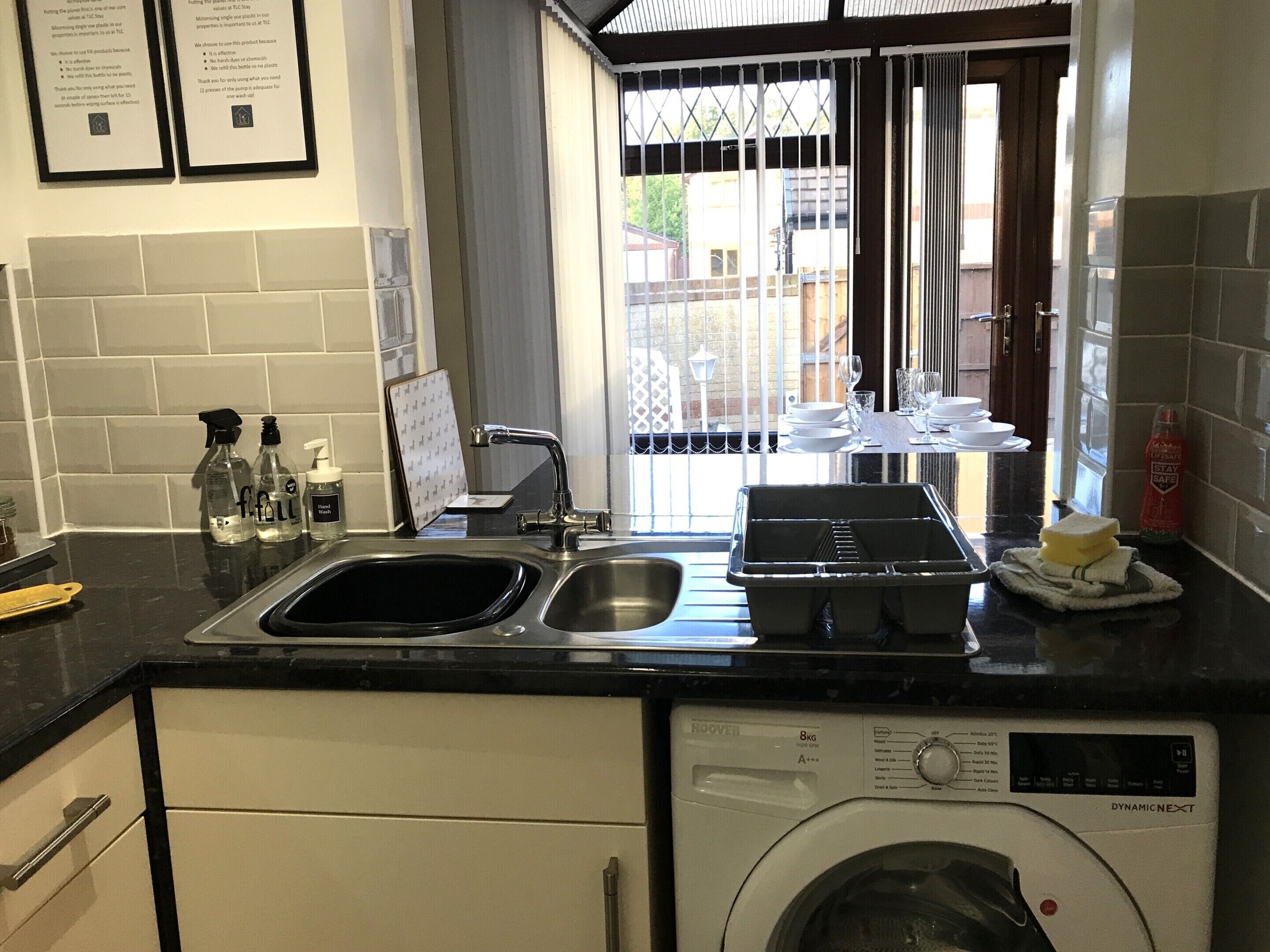 Comfort House, Private Bathroom (Fieldside) | Shared kitchen