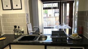Rumah Comfort, kamar mandi pribadi (Fieldside) | Dapur bersama