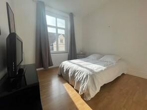 1 camera, Wi-Fi, lenzuola