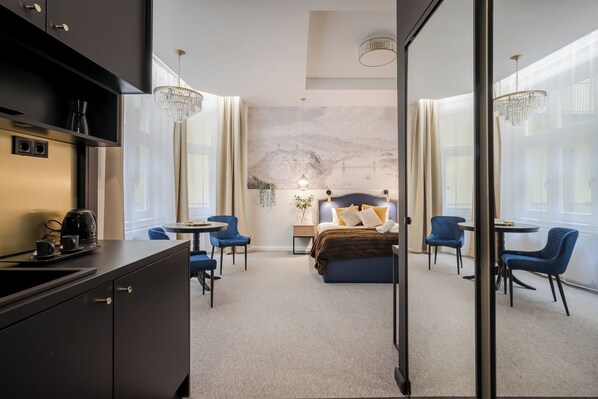 Superior Room | 1 bedroom, desk, free WiFi, bed sheets - Astoria Boutique Suites - by BQA (Budapest)