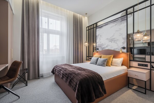 1 bedroom, desk, free WiFi, bed sheets