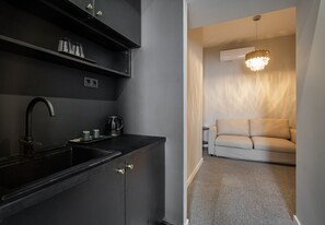 Superior Room | 1 bedroom, desk, free WiFi, bed sheets - Astoria Boutique Suites - by BQA (Budapest)