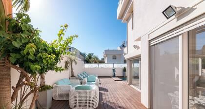 Villa with Pool - Next the Beach