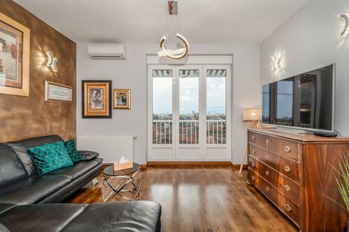 Grand Suite, 3 Bedrooms, with Square View and Terrace | Living area