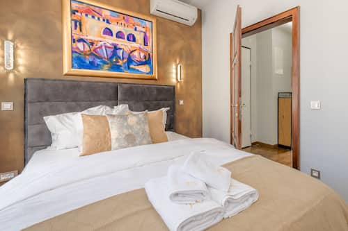 Grand Suite, 3 Bedrooms, with Square View and Terrace