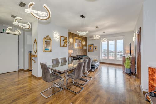Grand Suite, 3 Bedrooms, with Square View and Terrace | Dining room