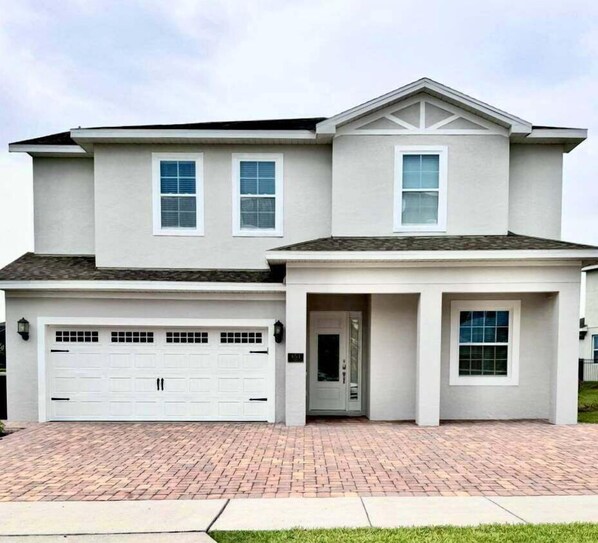 Exterior - Last Minute Disney Getaway! Luxury Villa with Private Pool & Game Room. Book Now! #99377 (Orlando)