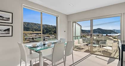 Seaside Sounds - Picton Upstairs Unit