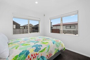 3 bedrooms, WiFi, bed sheets