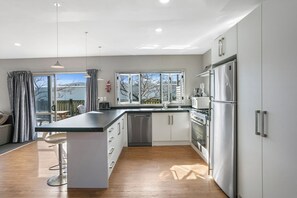 Fridge, microwave, dishwasher, toaster - Family Harmony - Waihi Beach Holiday Home (Waihi Beach)