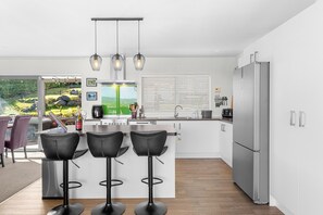 Fridge, microwave, dishwasher, coffee/tea maker - Sun Chaser's Lookout - Mangawhai Heads Home (Mangawhai Heads)