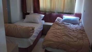 2 quartos, ferros/tábuas de passar roupa
