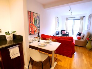 Dining - Bohemian Ancoats suite with balcony - Pass the Keys (Manchester)